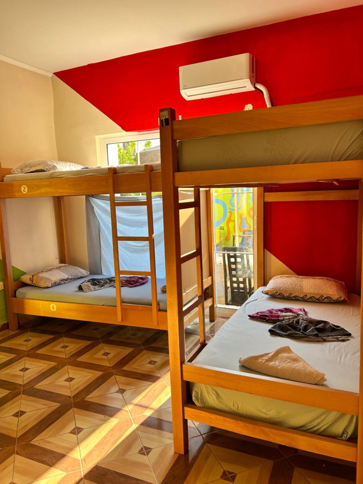 D1 Hostel Tirana Exteriör bild